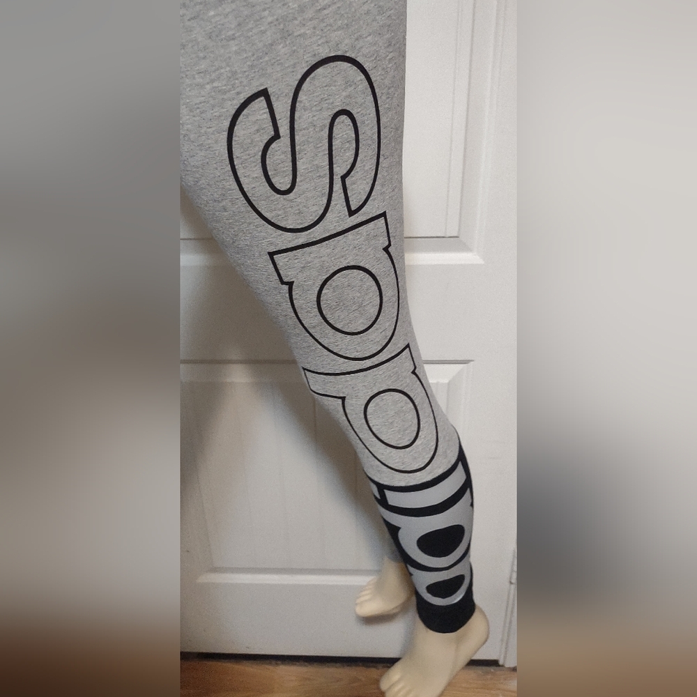 Adidas leggings for girls size XL - Picture 3 of 6